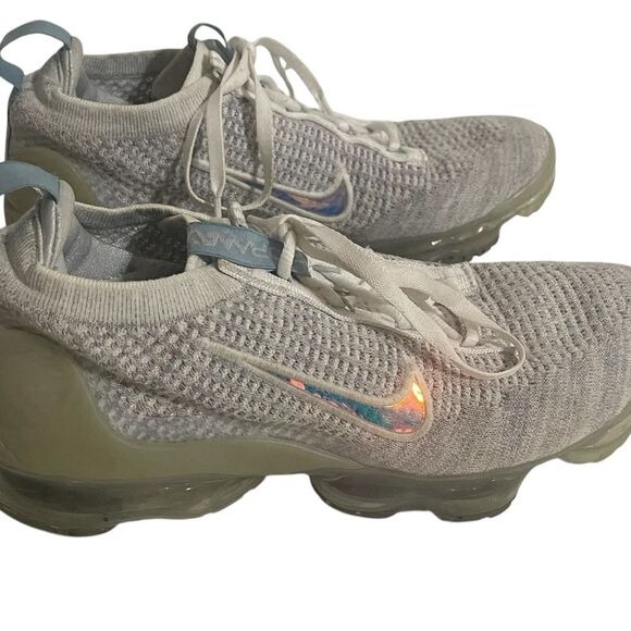 Nike Women's Air VaporMax Flyknit Gray White Shoes Size 6.5Y - Picture 2 of 16